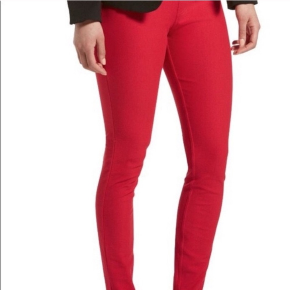 NWOT HUE Women's Red Cropped Jegging Size Small